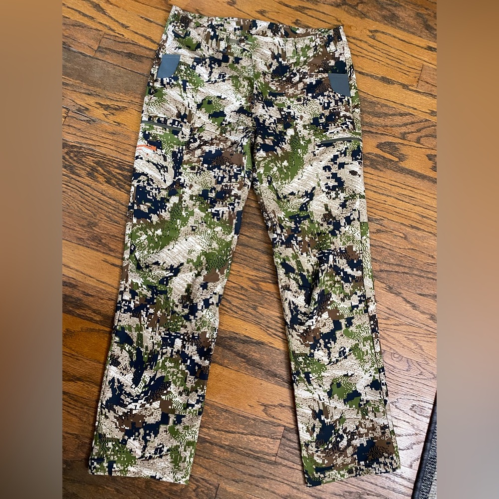 - Sitka traverse pants. These are available. Original buyer changed their mind.